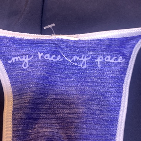 Sz 8 LULULEMON MY RACE MY PACE TOP - Picture 2 of 2